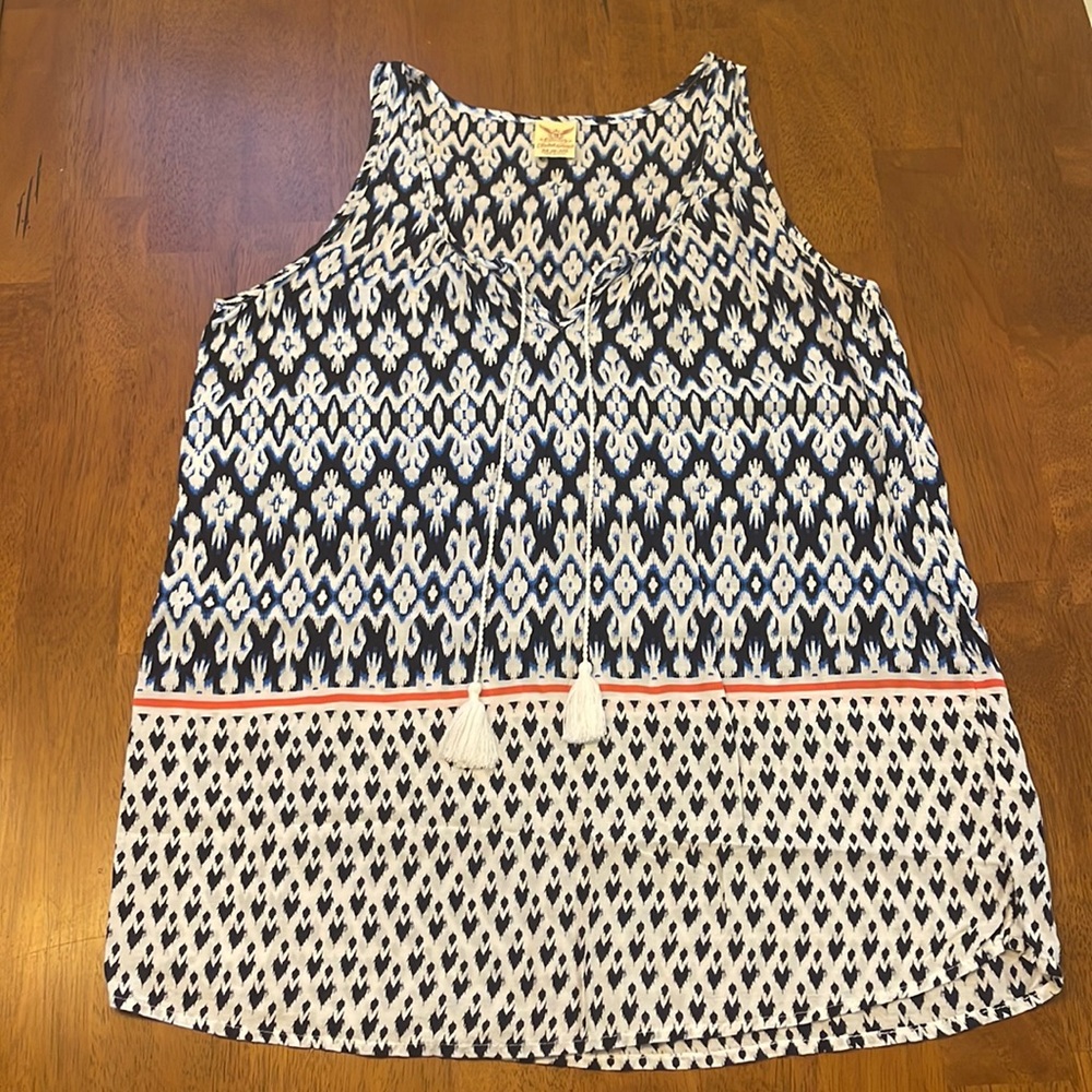 Faded Glory (M) - Blue & White Geometric Print Top w/ tassels - worn once!
